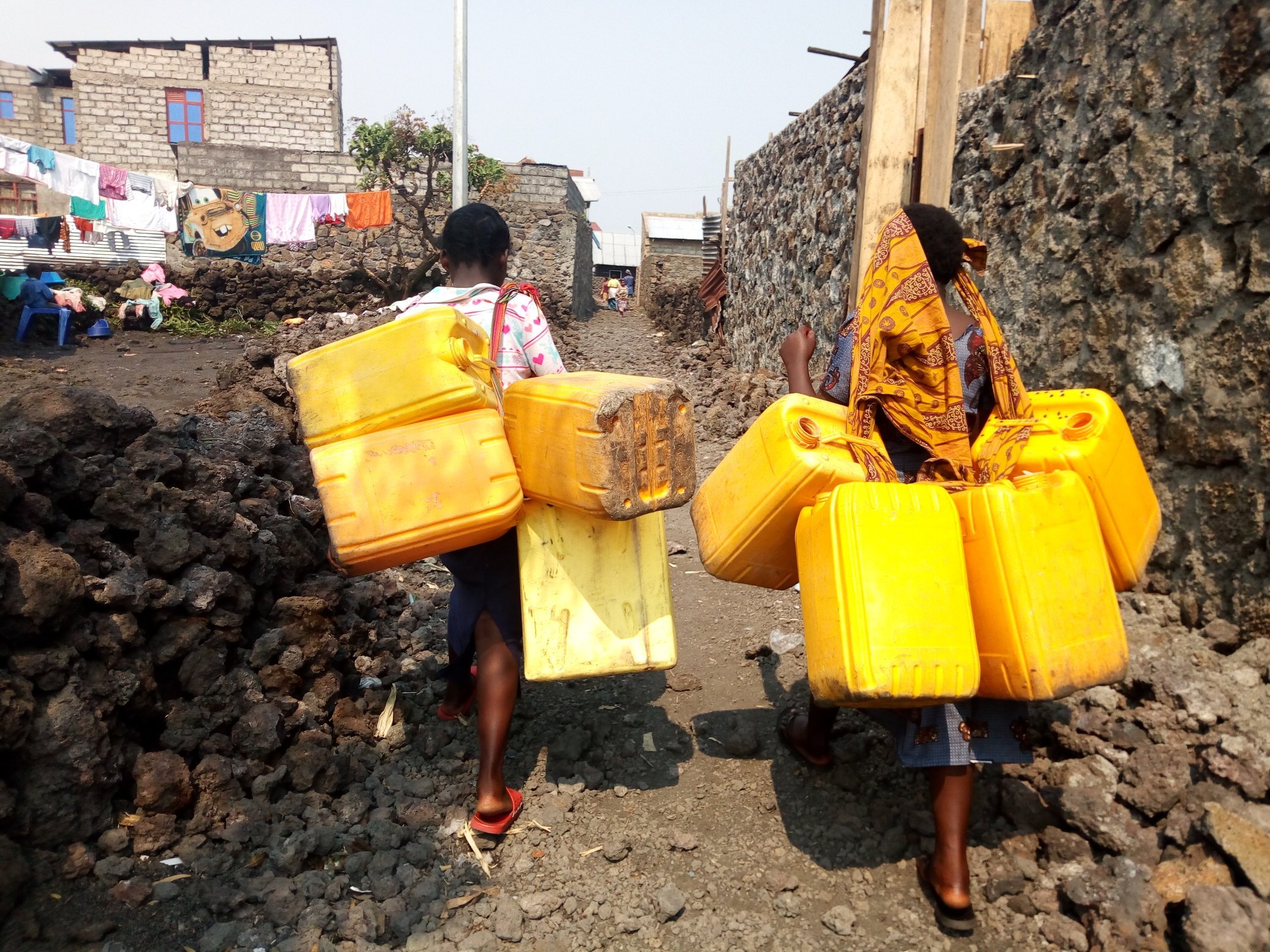 RUNNING DRY: Booming informal trade of cross-border water sellers in Rwanda, D.R.Congo hit by border closure
